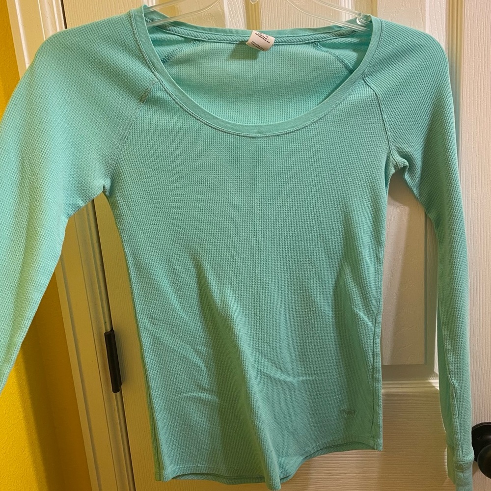 XS Blue VS PINK Long Sleeve Shirt